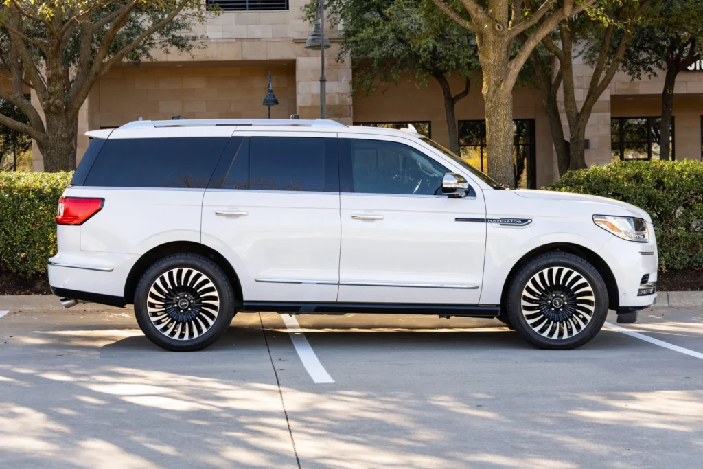 2019 Lincoln Navigator Black Label